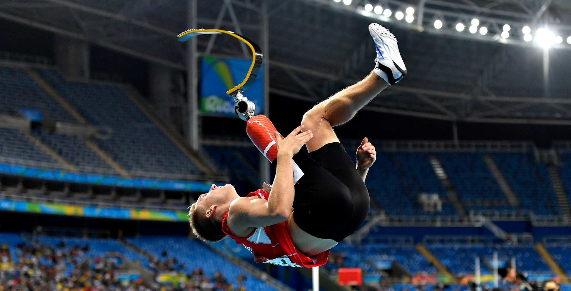 则让人看到 则让人看到